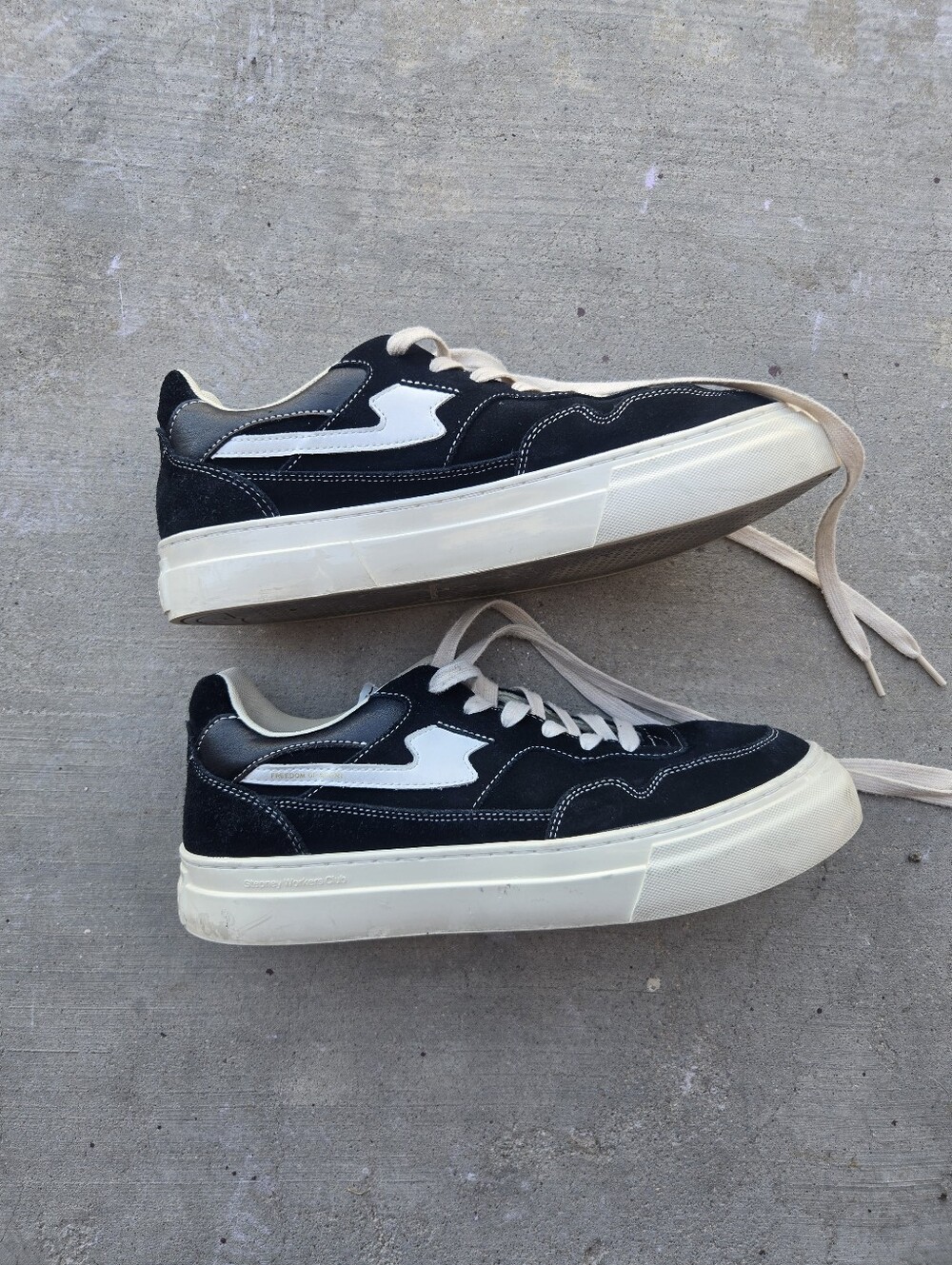 Men’s Black and White Low-Top Sneakers